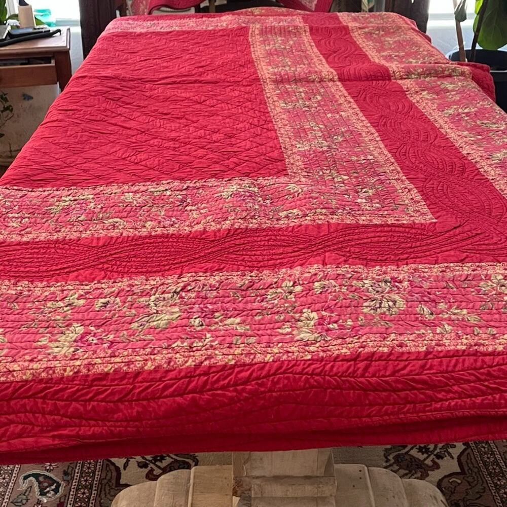 JCPENNEY Home Collection Red Roses Cotton Quilt 118" x 102"